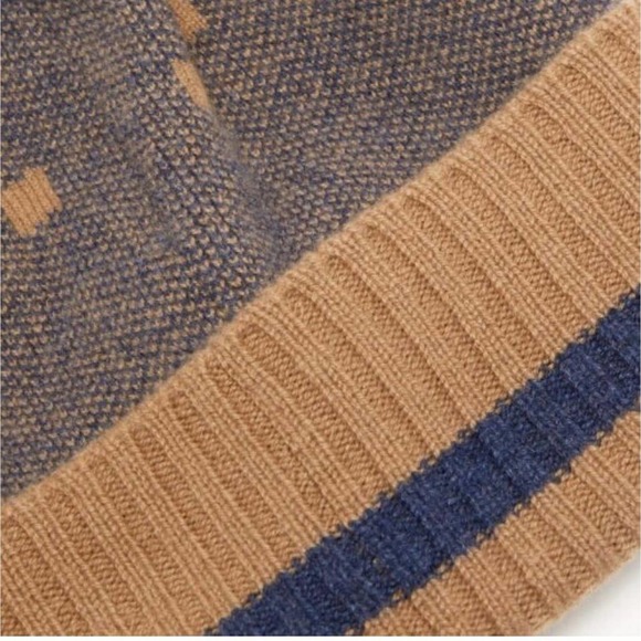 SOLD! GUCCI GG logo beanie - Picture 4 of 4